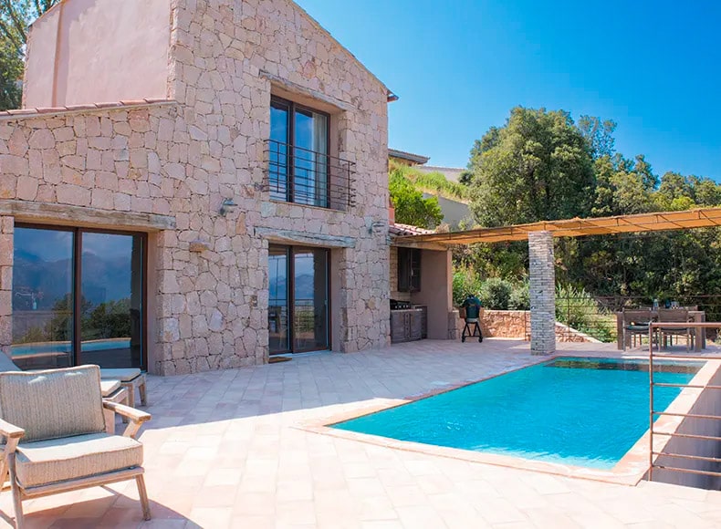 Villa de luxe à louer en Corse du Sud